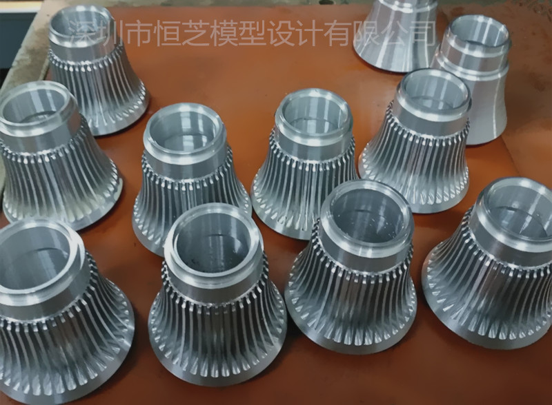 灯管金属